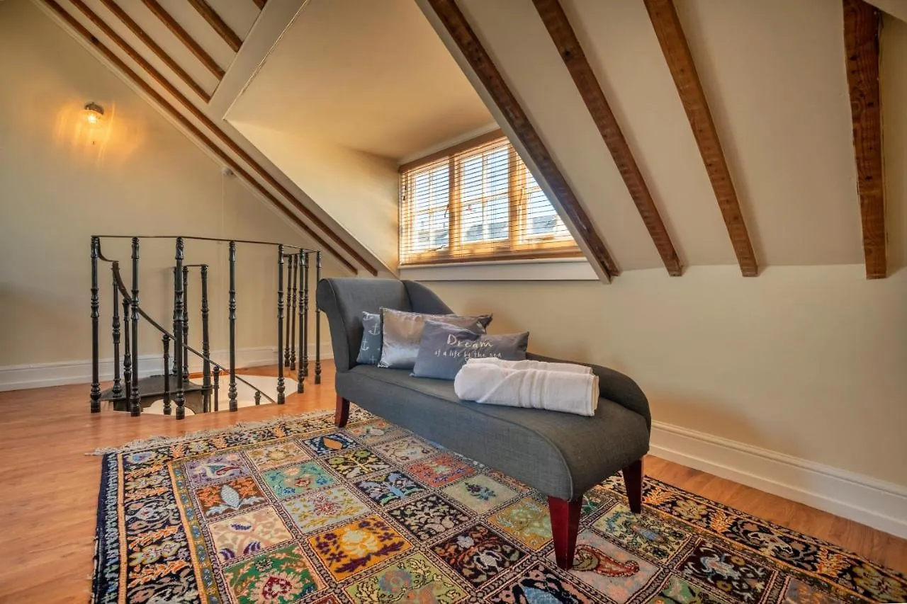 Finest Retreats - Pittodrie Guest House - Apartment 6 Brighton