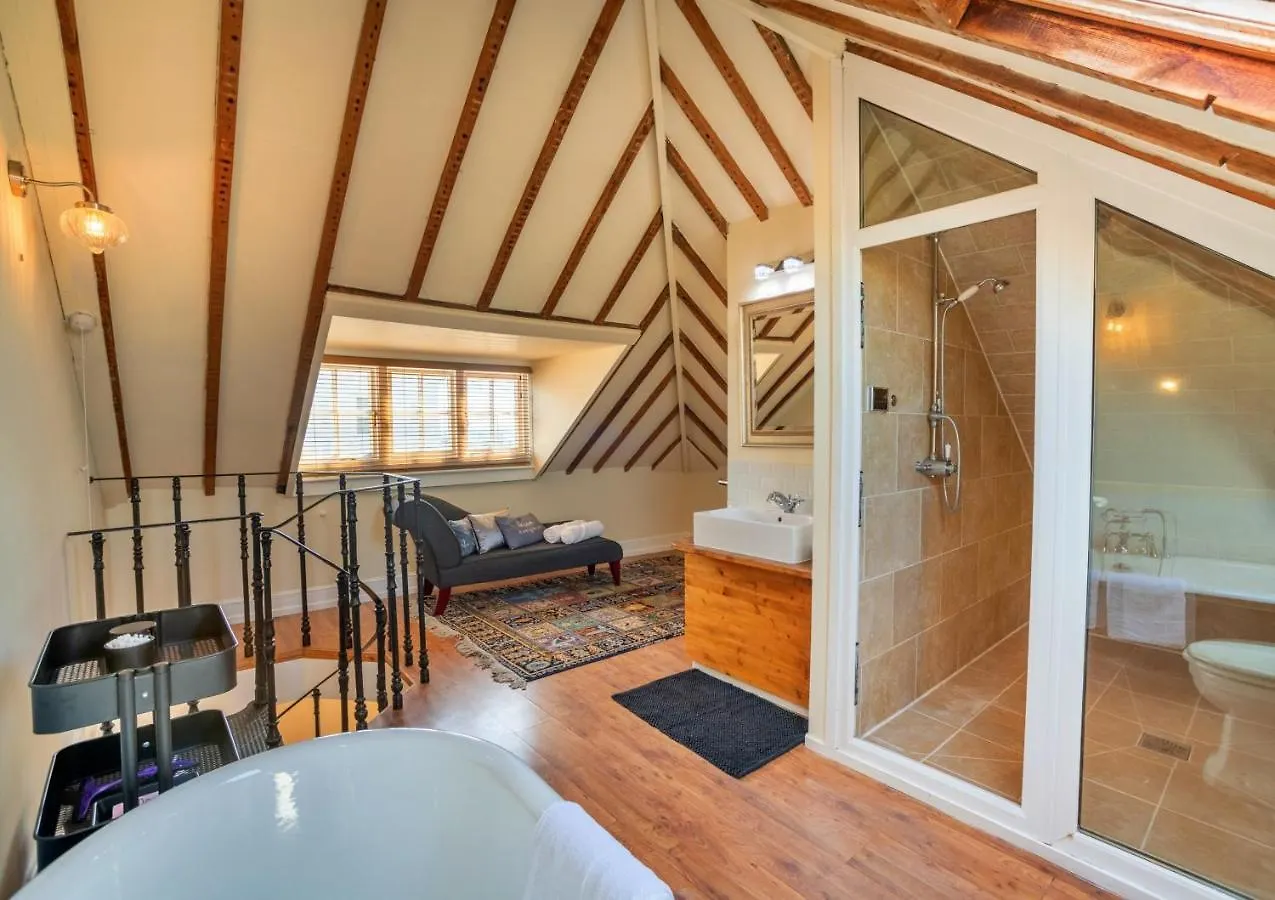 Finest Retreats - Pittodrie Guest House - Apartment 6 Brighton